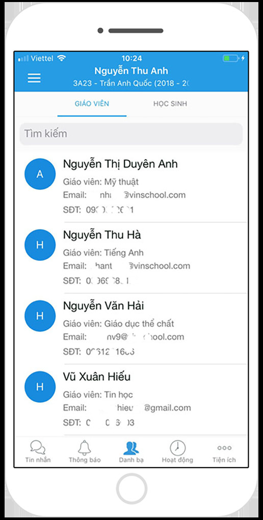 alt: Giao diện danh bạ trên ứng dụng eNetViet, hiển thị danh sách giáo viên và phụ huynh trong lớp.