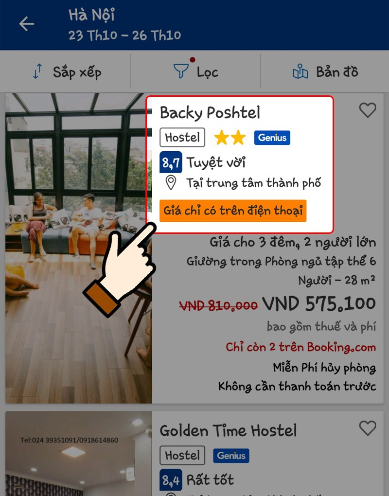 alt text: Chọn khách sạn trên ứng dụng Booking.com