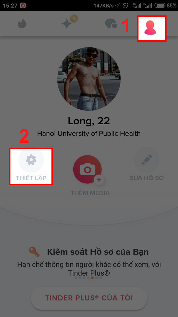 alt text: Chọn Thiết lập trong ứng dụng Tinder