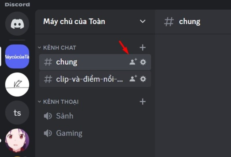 Chọn vào biểu tượng ở khu vực kênh chat