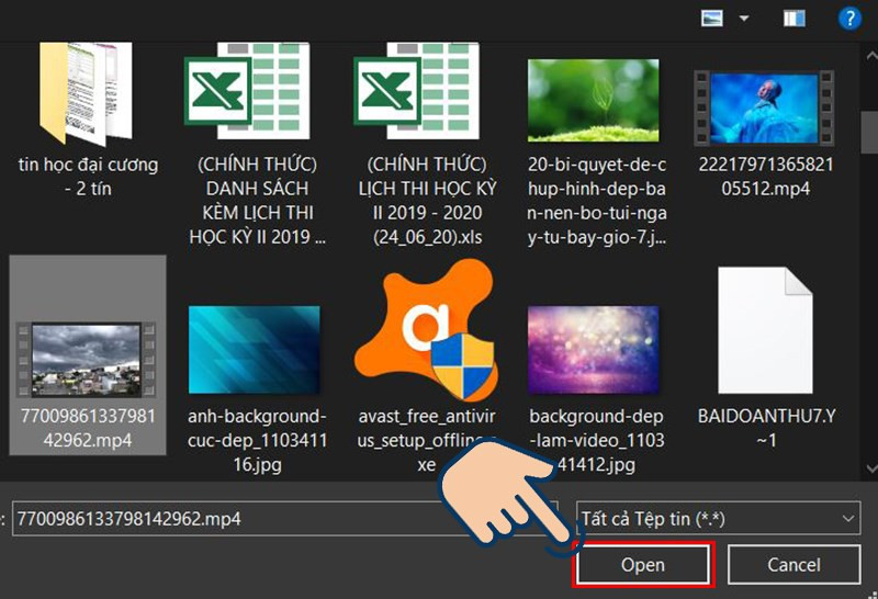 Chọn video và nhấn "Open"