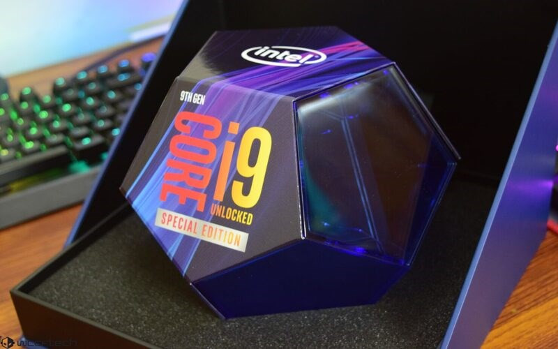 CPU Box có hộp và quạt tản nhiệt đi kèm