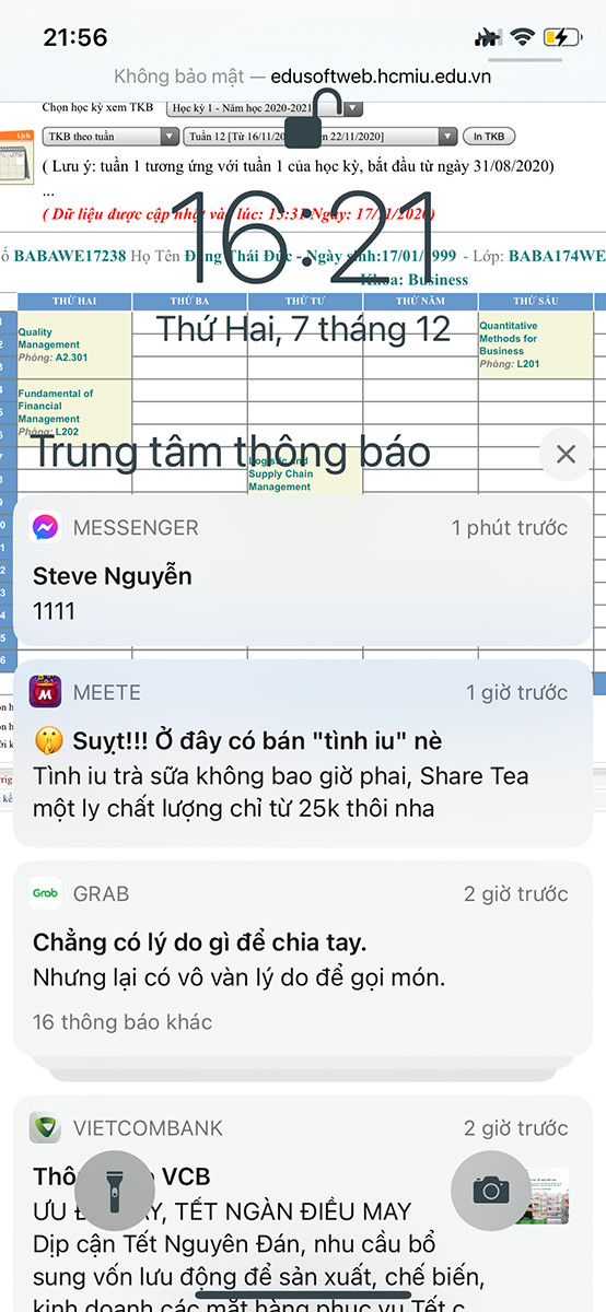 Điện thoại hiển thị thông báo Messenger