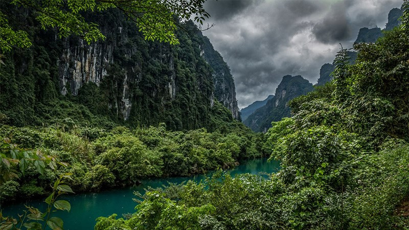 Hình ảnh ở sông Chày hang Tối thuộc hệ thống động Phong Nha