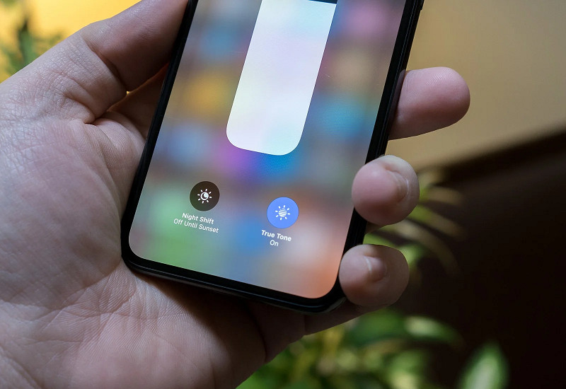 màn hình iPhone với True Tone