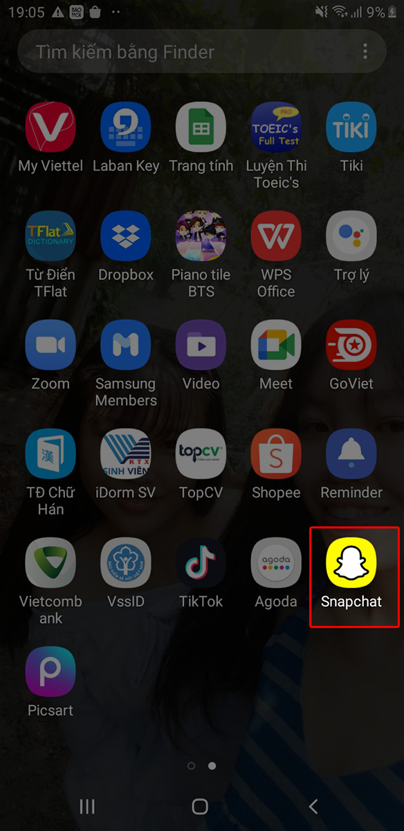 Mở ứng dụng Snapchat đ&atilde; tải về tr&ecirc;n điện thoại của bạn