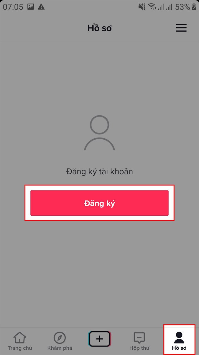 Mở ứng dụng TikTok, chọn Hồ sơ > Chọn Đăng ký