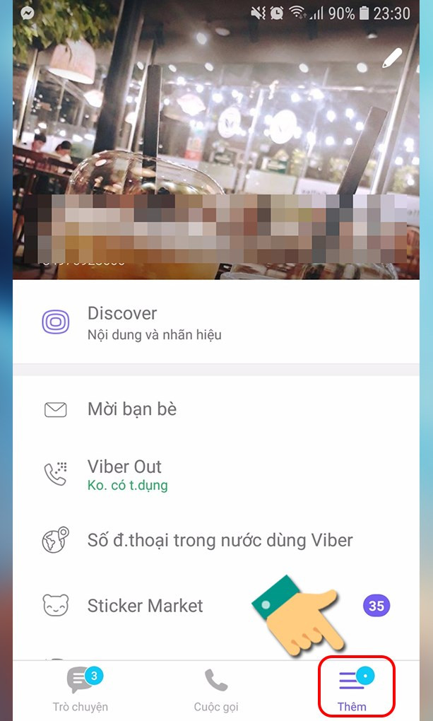 Mở Viber trên điện thoại và nhấn vào mục Thêm