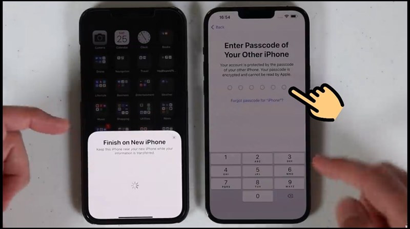 Nhập mật khẩu iPhone cũ vào iPhone mới