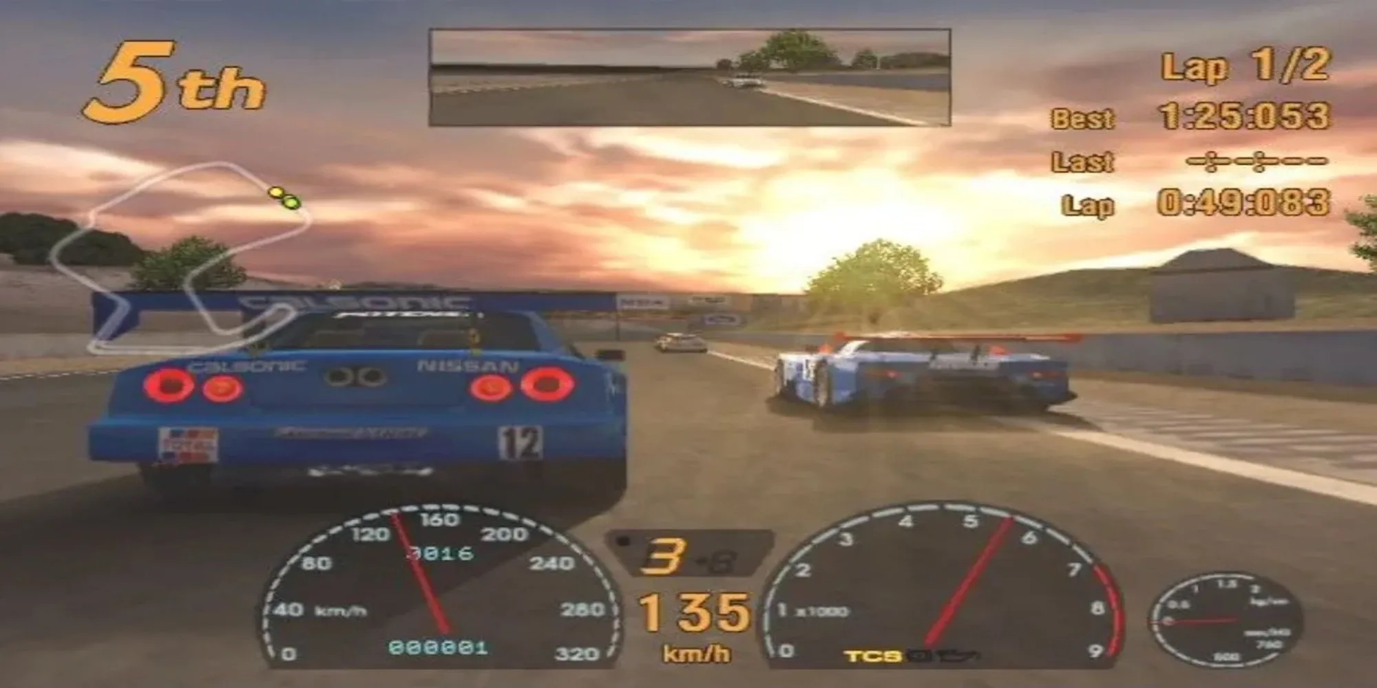 Chiếc xe đua màu vàng trong game Gran Turismo 3 A-Spec trên đường đua PS2