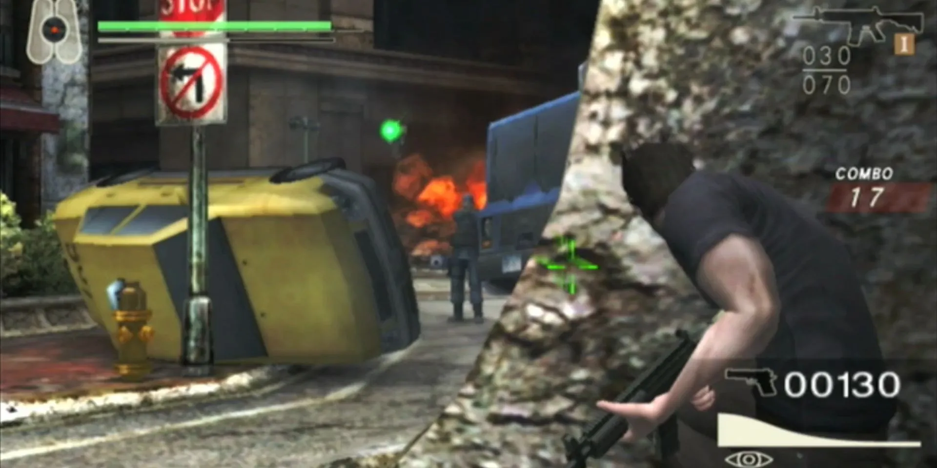 Chuẩn bị bắn kẻ thù trong game Disaster: Day of Crisis trên Wii