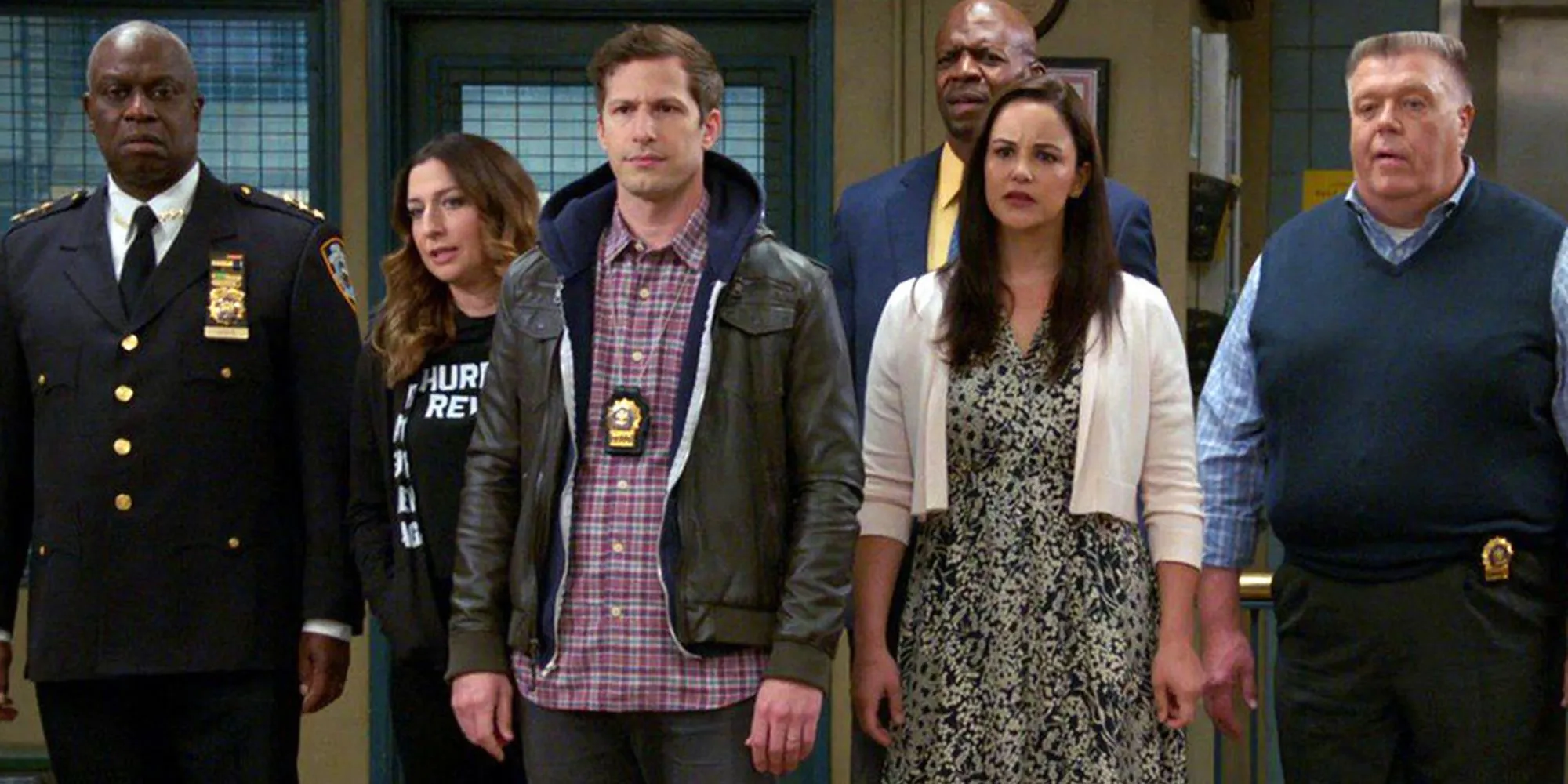 Đội ngũ cảnh sát của đồn 99 trong Brooklyn Nine-Nine, thể hiện tinh thần đồng đội và hài hước