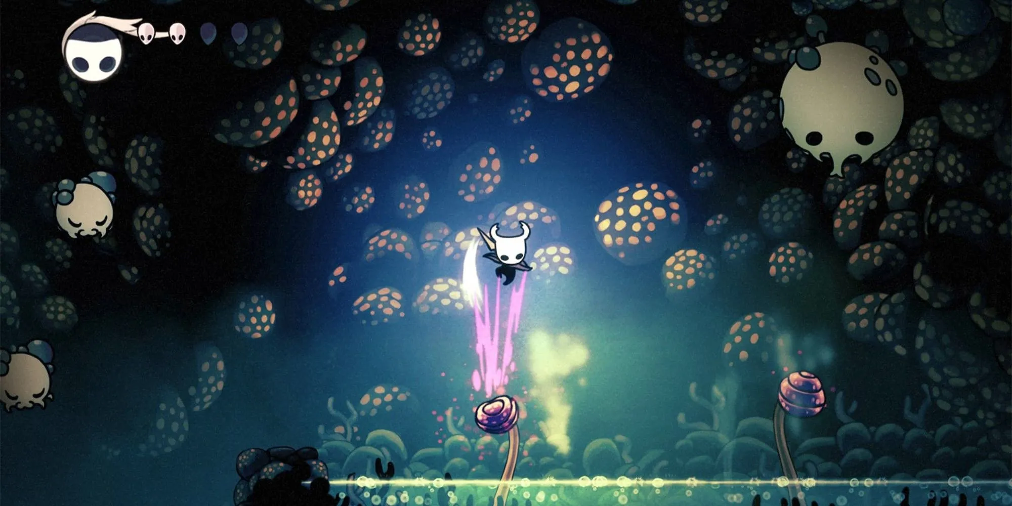 Hiệp sĩ nhỏ bé của Hollow Knight nhảy trên một loài thực vật phát sáng