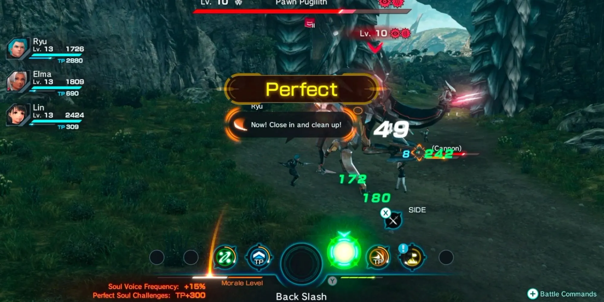 Nhân vật đang chiến đấu với quái vật trong Xenoblade Chronicles X DE