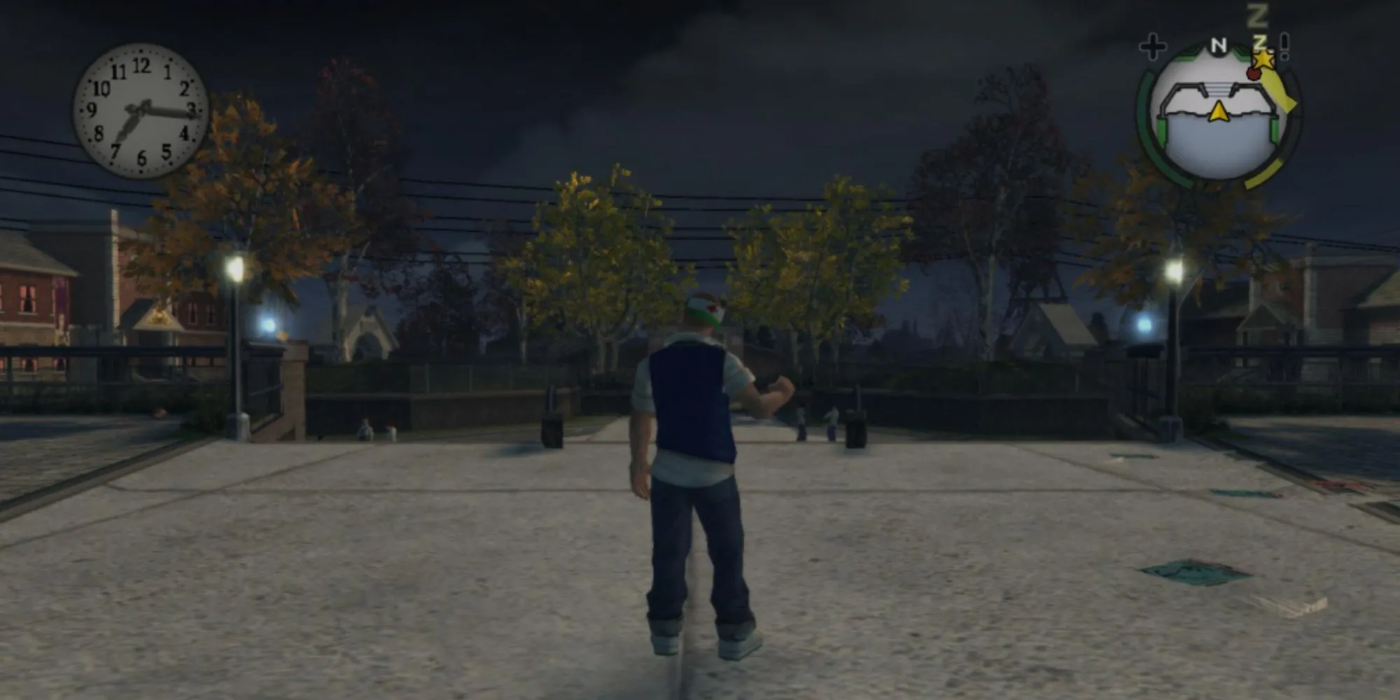 Nhân vật Jimmy Hopkins trong game Bully đạp xe qua sân trường Bullworth Academy vào ban đêm