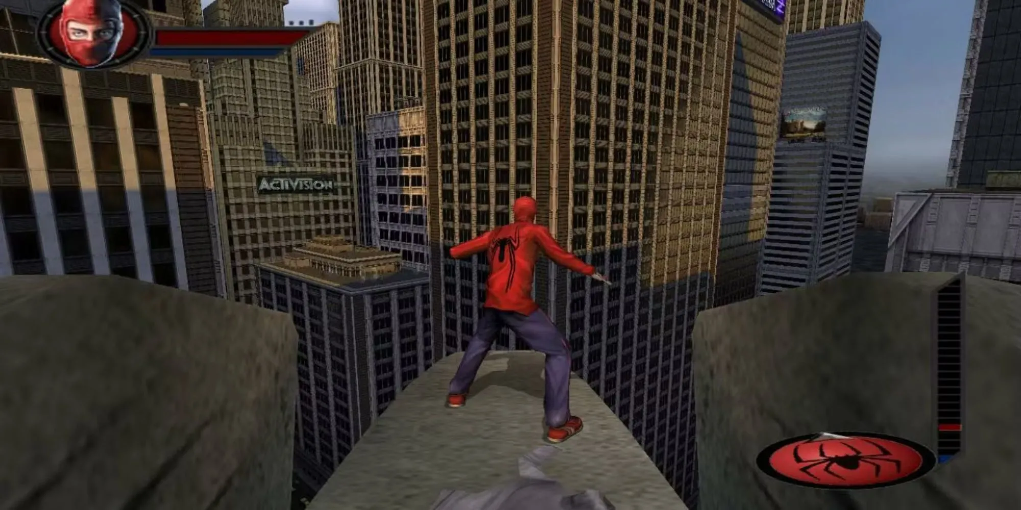 Nhân vật Spider-Man trong game Spider-Man The Movie trên PS2 với đồ họa cũ kỹ và hiệu ứng môi trường đơn giản.