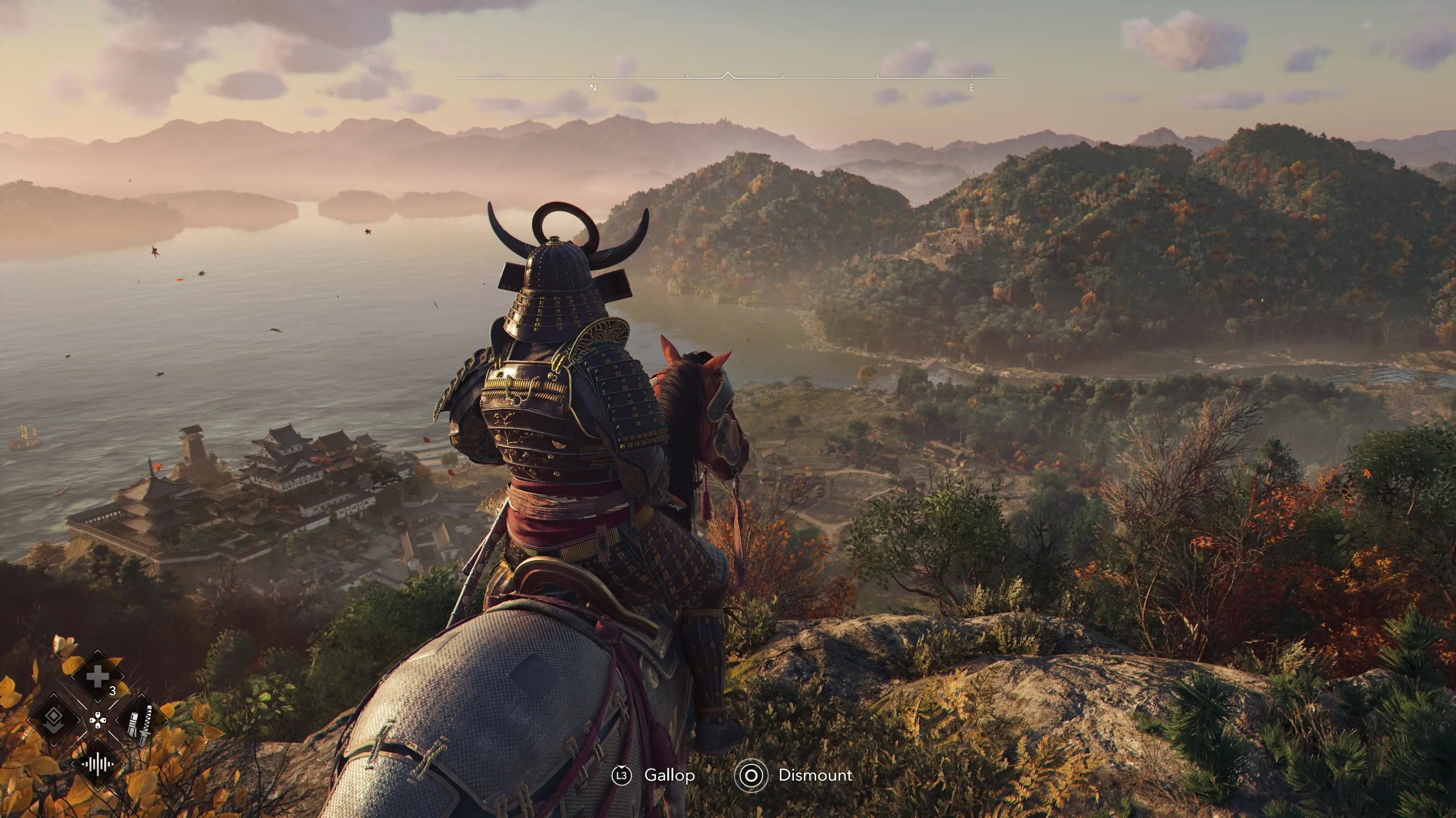 Nhân vật Yasuke trong Assassin's Creed Shadows đang xem bản đồ.