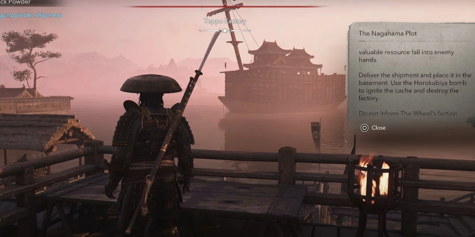 Tàu chứa thuốc súng neo đậu gần bờ biển Nagahama, mục tiêu phá hủy trong nhiệm vụ Assassin's Creed Shadows.