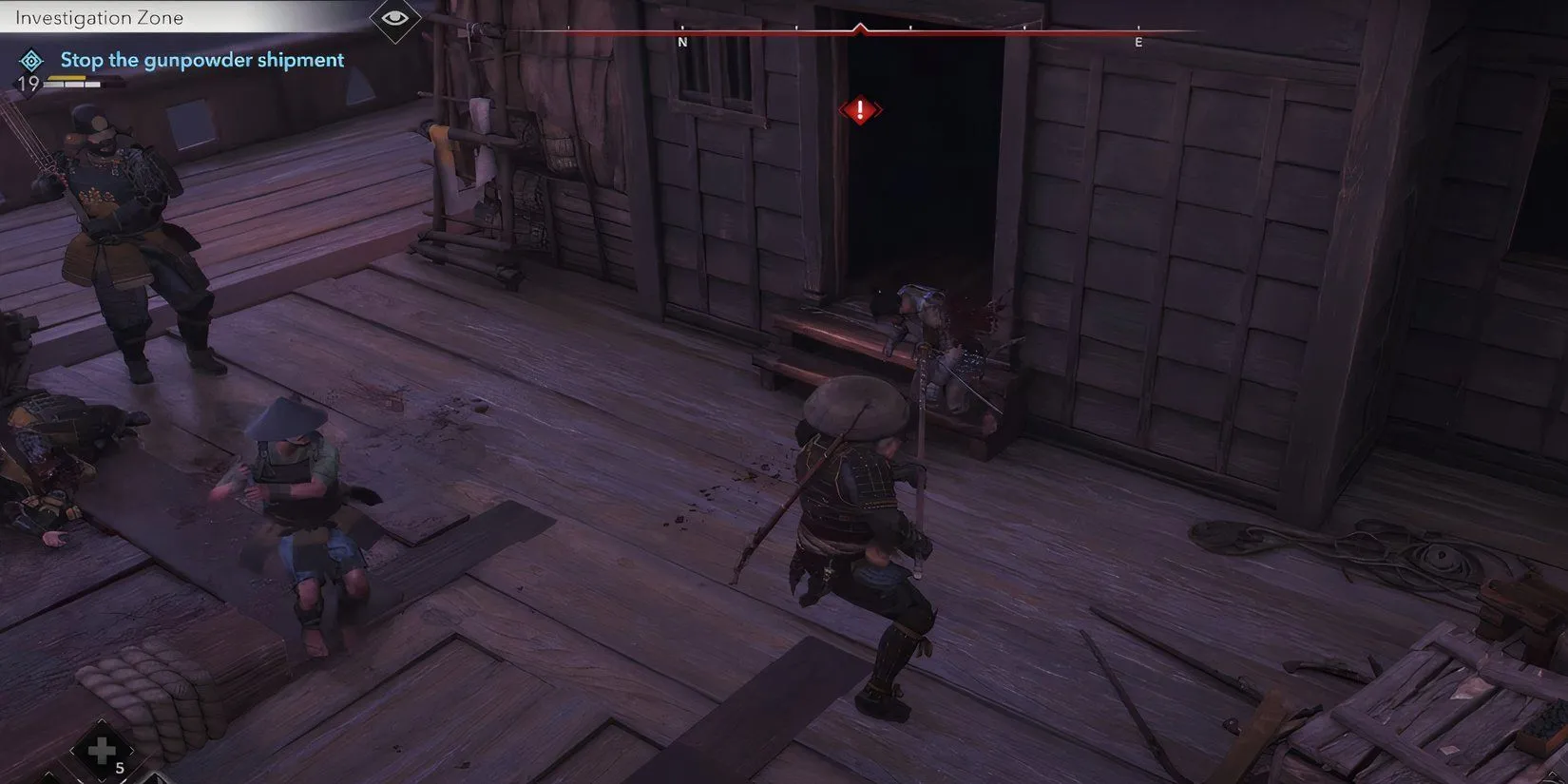 Yasuke đối đầu với lính gác trên boong tàu trong nhiệm vụ &quot;Nagahama Black Powder&quot; của Assassin's Creed Shadows.