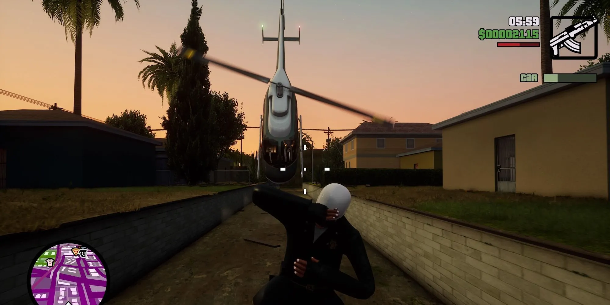 Chiếc trực thăng rơi cắm đầu xuống đất sau khi vô tình kích hoạt cheat OHDUDE trong GTA San Andreas.