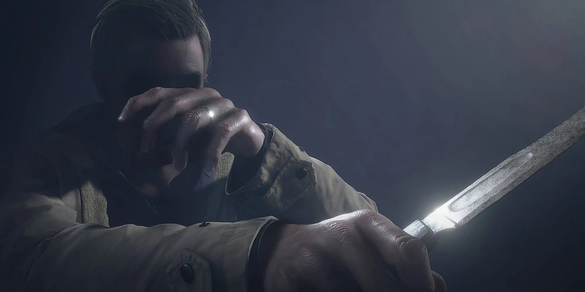 Ethan Winters che mặt bằng dao trong Resident Evil Village