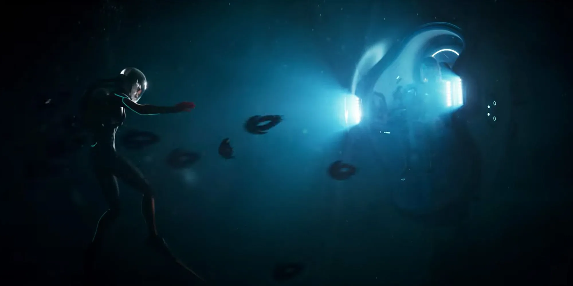 Phương tiện dạng pod và nhân vật trong Subnautica 2