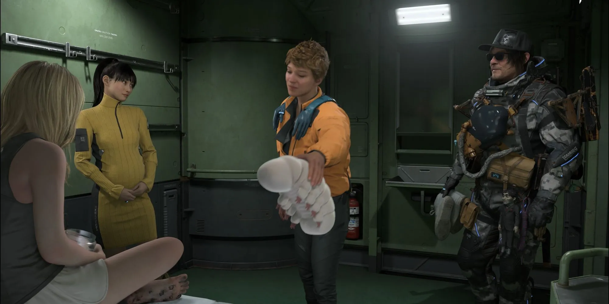 Sam Bridges và Fragile đứng cạnh nhau, nhìn về phía trước trong một khung cảnh rộng lớn của Death Stranding 2.